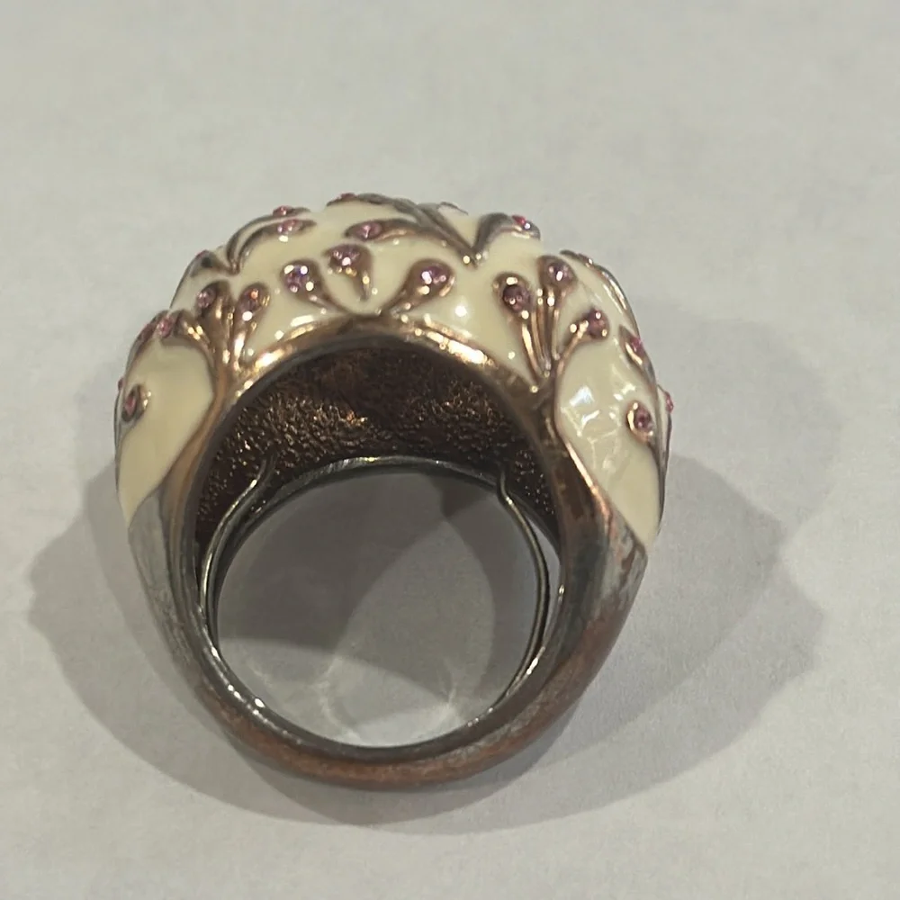 WHITE CREAM ENAMEL PINK CZ‎ SIZE 8 LARGE BLING RING